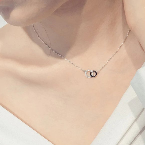 Jewelry - NEW 925 Sterling Silver Diamond Circle Necklace